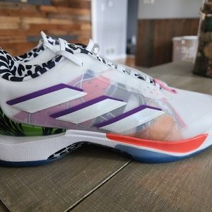 Women's Avacourt Tennis Shoes SZ 9.5